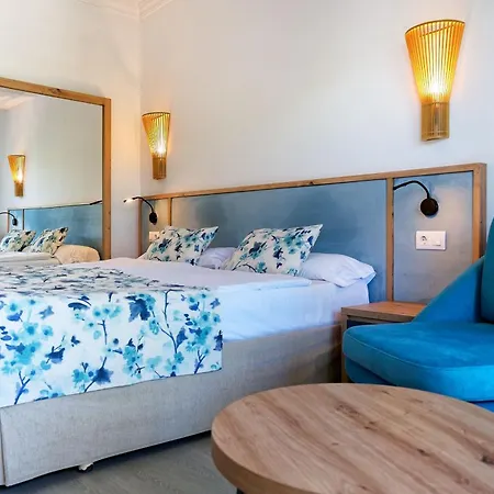 R2 Playa Park 칼라 라트자다