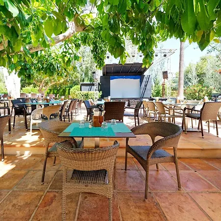 R2 Playa Park 4* كالا راتخاذا