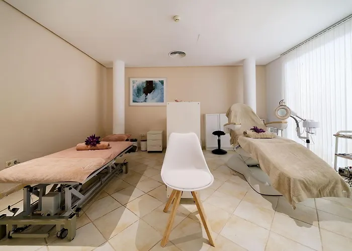 R2 Playa Park カラ・ラトハダ