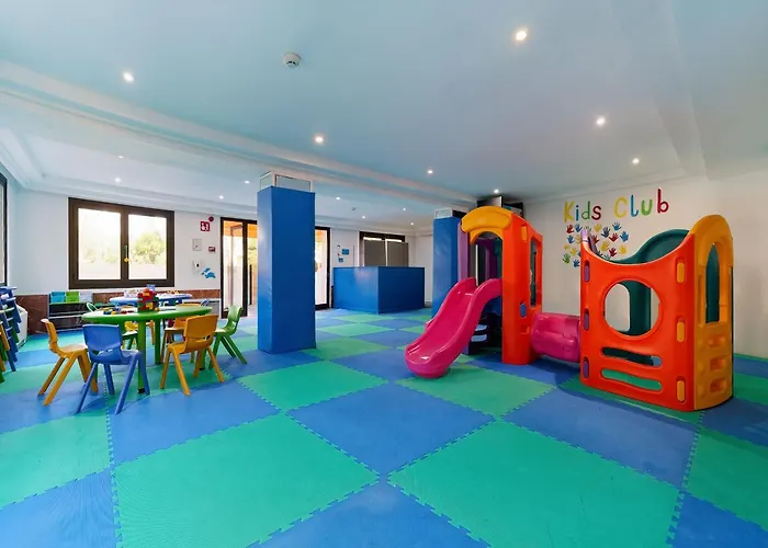 R2 Playa Park 4* カラ・ラトハダ